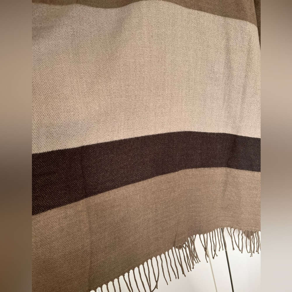 CAbi Knit Fringe Poncho Blanket Wrap Mustard Taupe - Picture 9 of 11